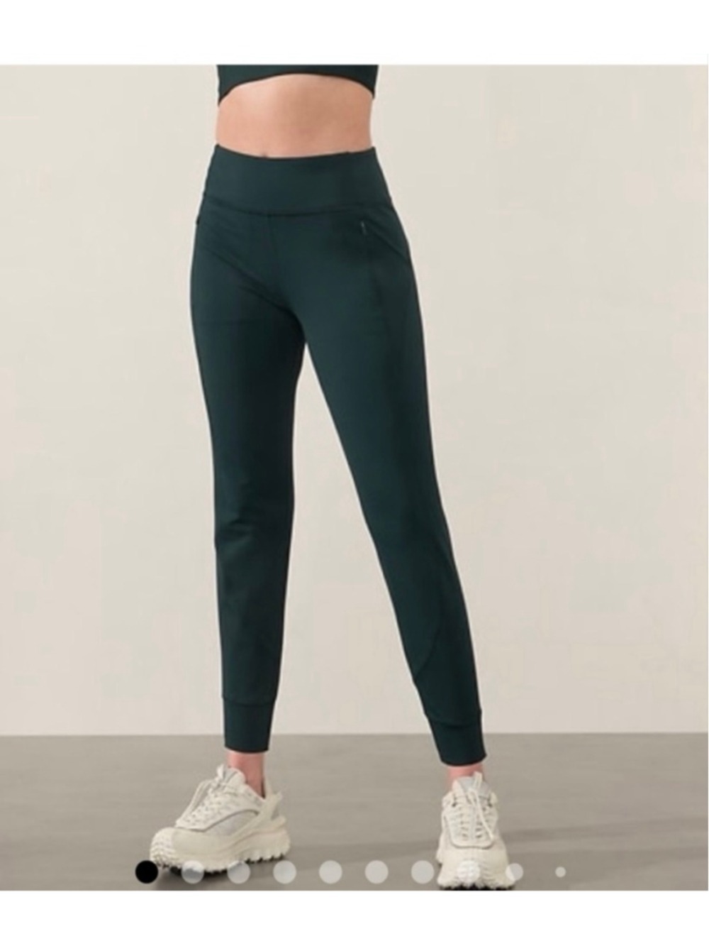 Women's Athleta Rainier Mid Rise Jogger Pants M Black
